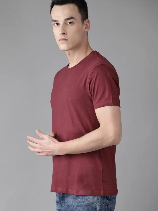 0419422a-f244-495c-a752-7442918506561575021633910-Roadster-Men-Maroon-Solid-Round-Neck-T-shirt-427157502163180-3_1a6833dc-7e30-4aa5-ae1b-d6ad7edaa55bwebp