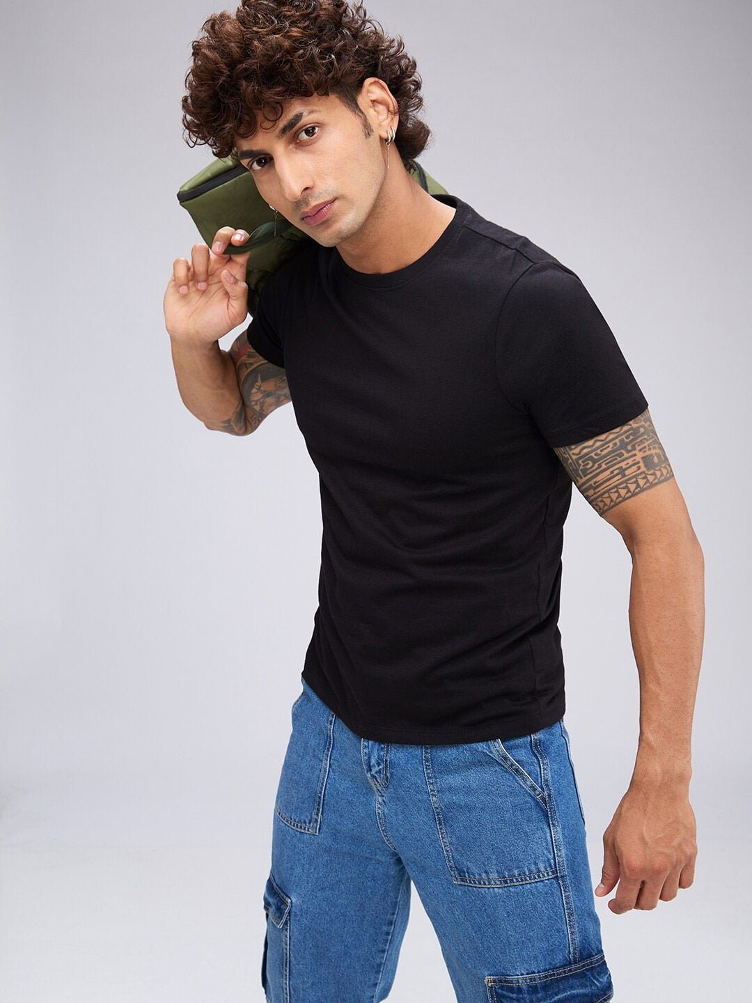 449ae98a-48b3-4ee2-a0d7-3f187d6de6371710760368395NOIRAMenPocketsT-shirt7jpg