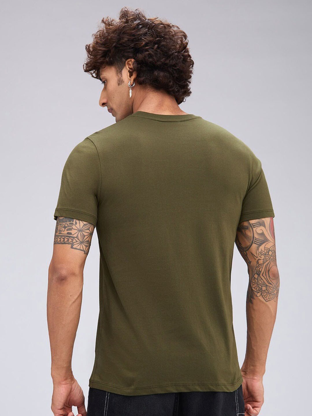 96c4ddb8-9a5e-43e2-b14c-d7c51f952b791711120395785NOIRAMen2V-NeckPocketsT-shirt4jpg